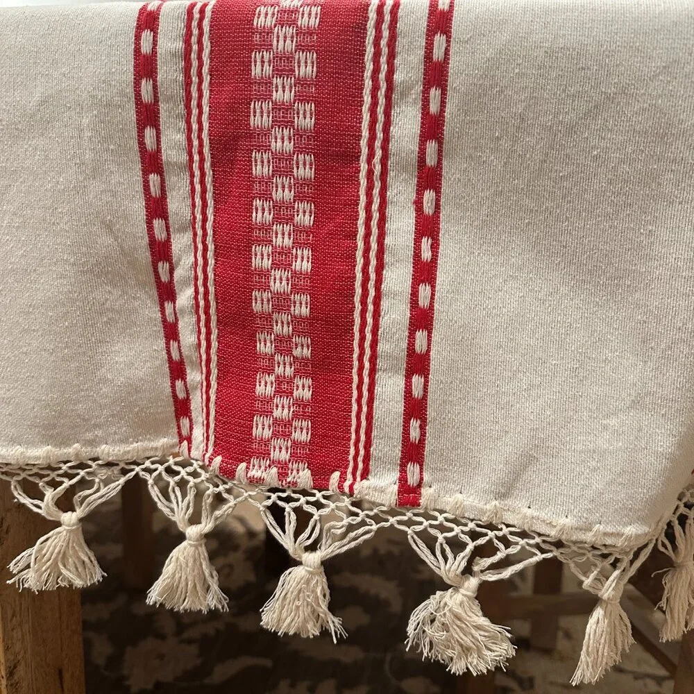 96'' Tablecloth from Oaxaca Mexico made with 100 % Handloom cotton fabric